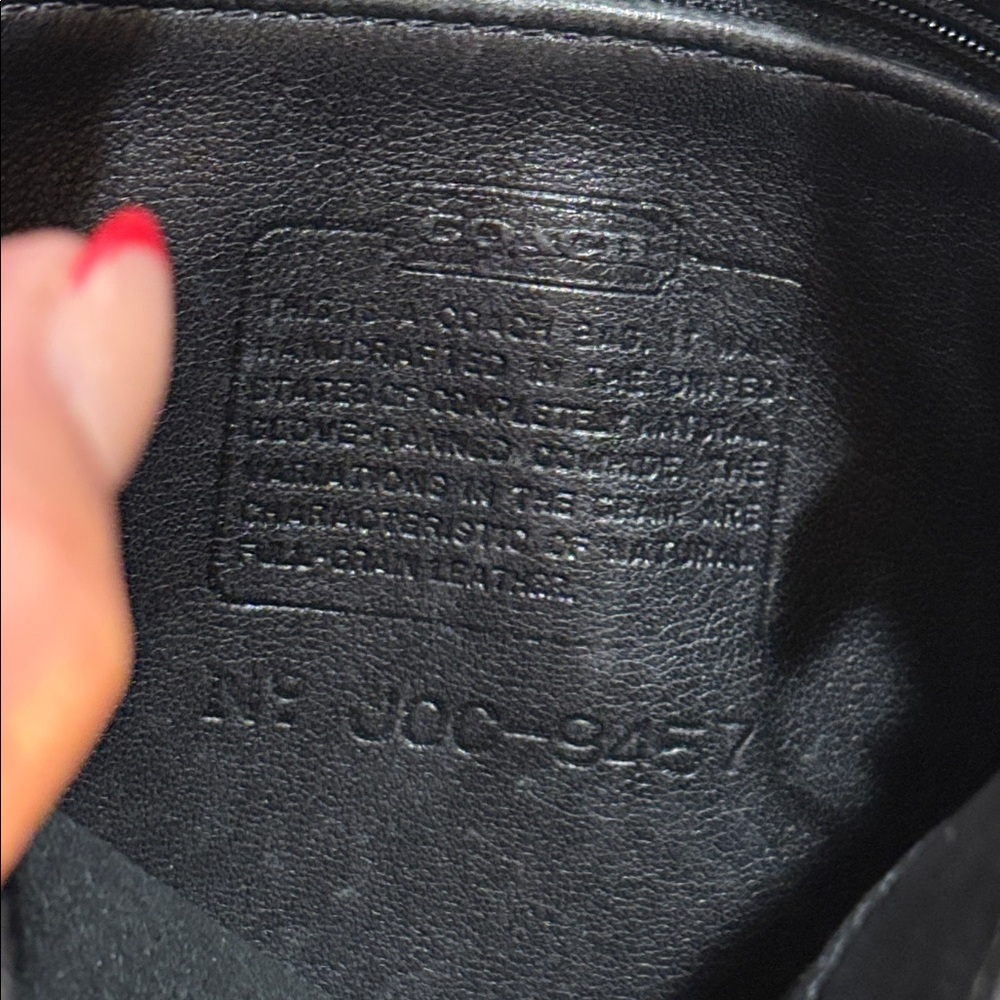 Vintage Coach Black Leather Shoulder Bag - Picture 13 of 14